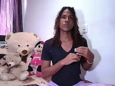 katie_tineo's Webcam Show