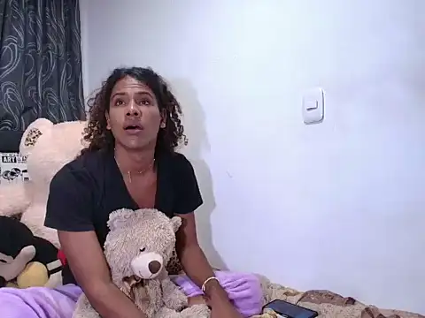 הופעת וובקאם של katie_tineo