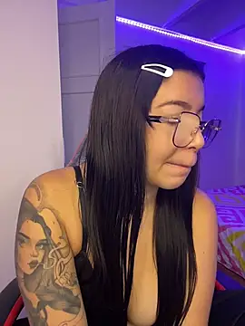 icherry-18's Webcam Show