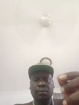 Champdawg247: διαδικτυακό σόου στην κάμερα