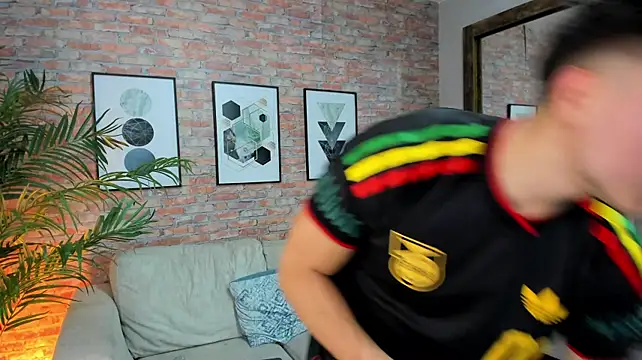 הופעת וובקאם של Mateo_Strong1
