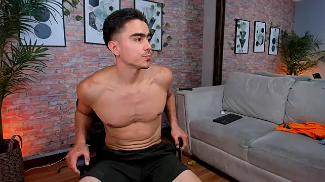 Mateo_Strong1 Show in webcam