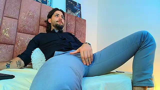 ALPHA_MASTER1 webcam show