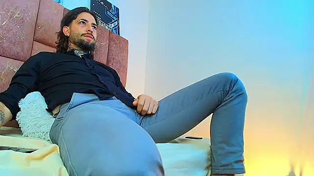 ALPHA_MASTER1's Webcam Show
