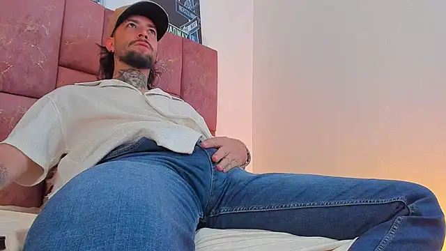 ALPHA_MASTER1 Webcam Show