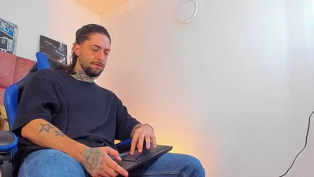 ALPHA_MASTER1 Webcam-Show