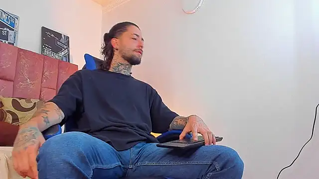 ALPHA_MASTER1 Webcamshow