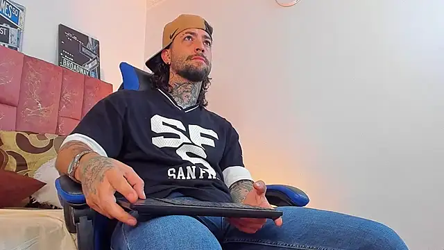 Show modela ALPHA_MASTER1 na web-kameri