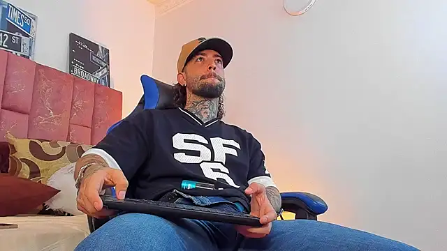 ALPHA_MASTER1 Webcam Show