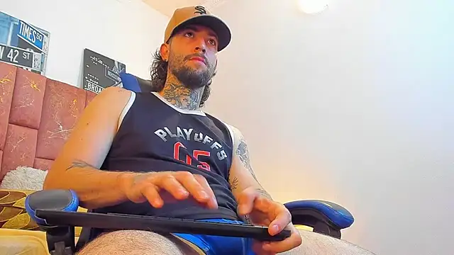 ALPHA_MASTER1 Webcam show