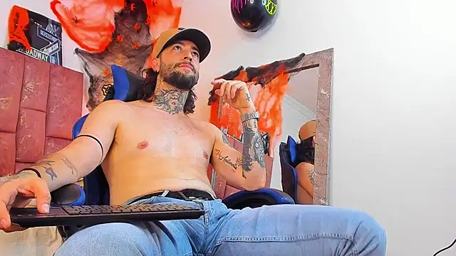 Show modela ALPHA_MASTER1 na web-kameri