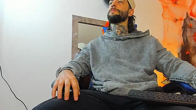 ALPHA_MASTER1 webcam show