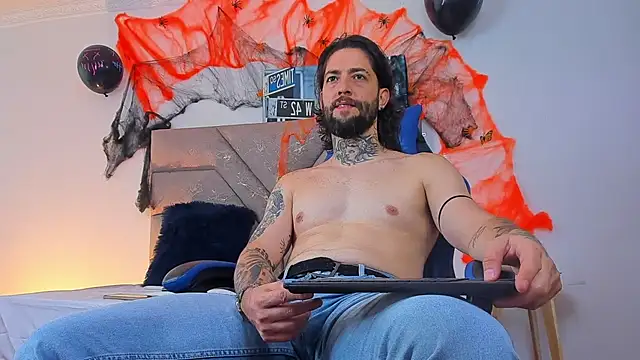 ALPHA_MASTER1's Webcam Show