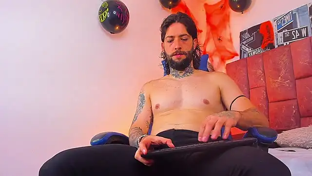 ALPHA_MASTER1 webcam show