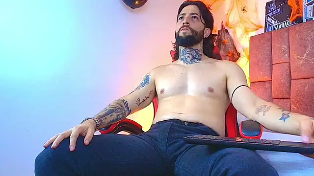 Show modela ALPHA_MASTER1 na web-kameri