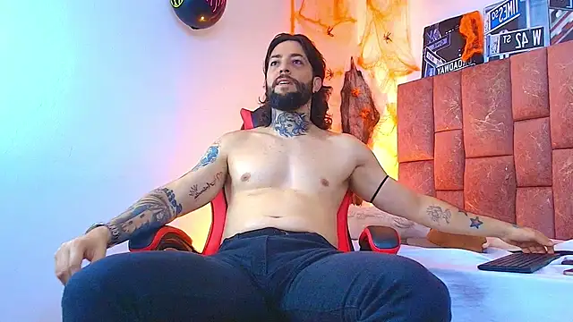 הופעת וובקאם של ALPHA_MASTER1