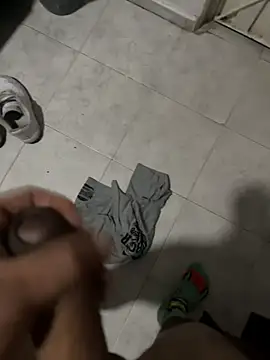 chulo3: διαδικτυακό σόου στην κάμερα