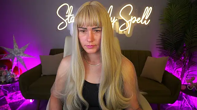 Show modela ShellyAira na web-kameri