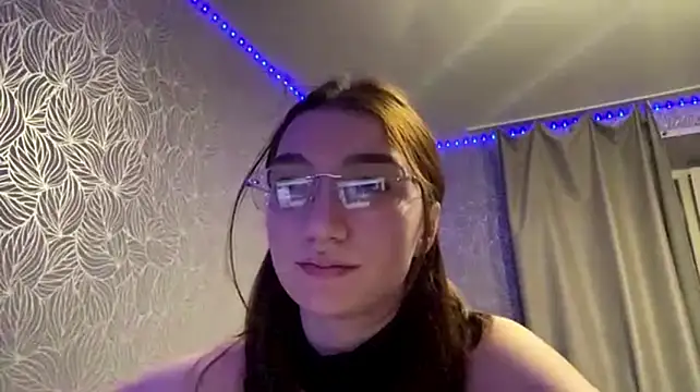 ManyMaron Adlı Modelin Canlı XXX Sohbeti