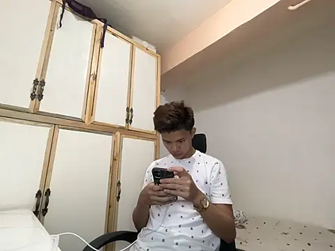 wildpinoy27 Webcam show