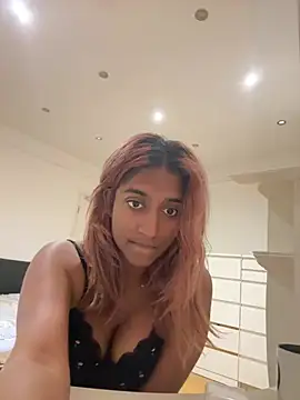 DonnaShy Show in webcam