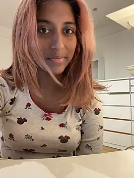 DonnaShy Show in webcam