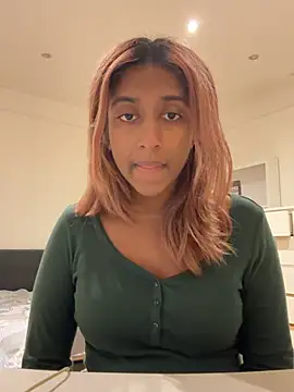 DonnaShy Show in webcam