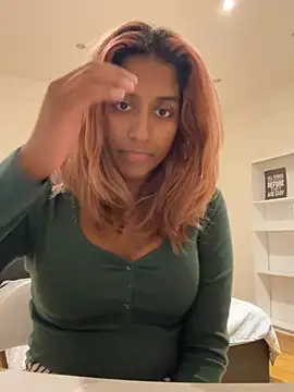 DonnaShy Show in webcam