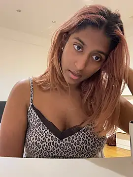 DonnaShy Pertunjukan Webcam
