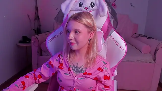 NellyMars Chat XXX in diretta