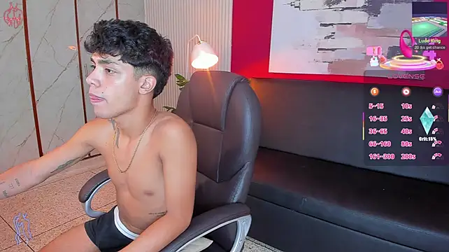 Naughty_BoyW Webcam show