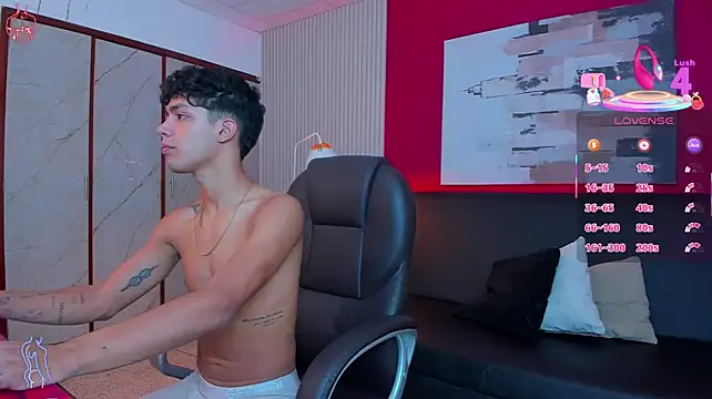 Naughty_BoyW Show in webcam