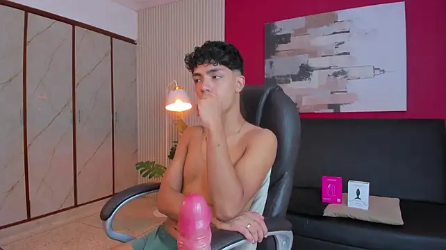 Show modela Naughty_BoyW na web-kameri