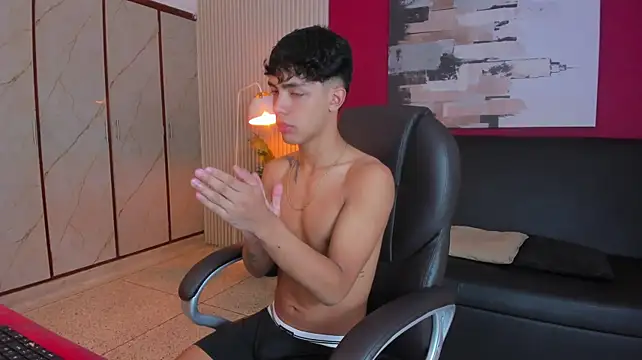 Naughty_BoyW Шоу с уебкамера