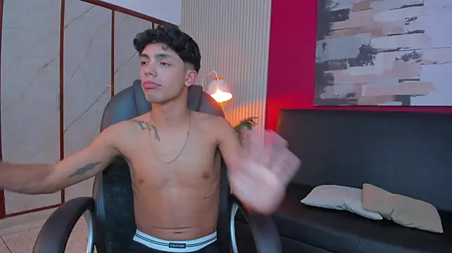 Show de Naughty_BoyW na webcam