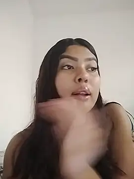 MielLunari Chat XXX live