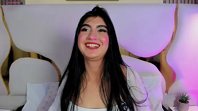 Show modela ChloeJonesss na web-kameri