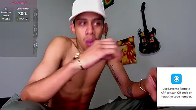 Ryan_Skyline_ Show in webcam