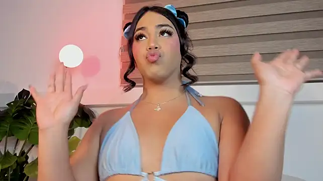 Show modela AriaDiorr na web-kameri
