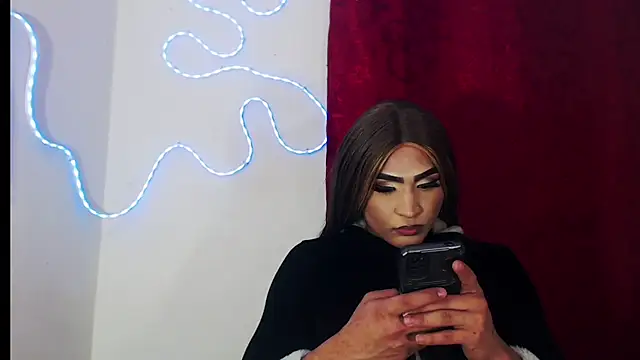 Natasha__H: διαδικτυακό σόου στην κάμερα