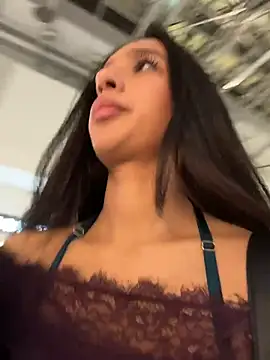 BellaTous webcam show