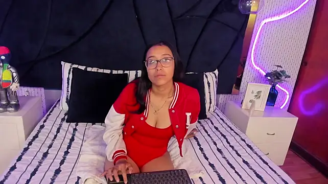 Webkamerová show EMMAROLLINS