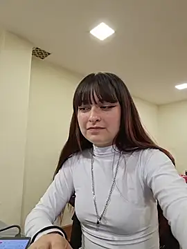Rubby_Rousse_ Show in webcam