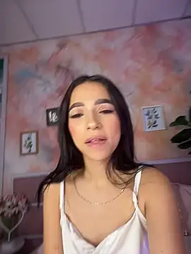 TiniLoveXXX's Webcam Show