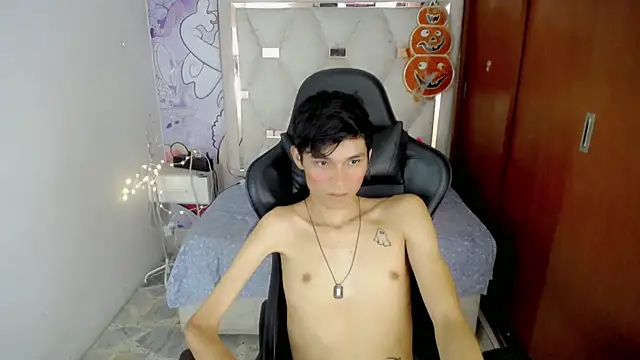 Westboyy_ Show in webcam