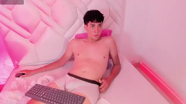 DylanFoxxx_n Webbikameraesitys