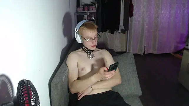Mark_Wingg Show in webcam