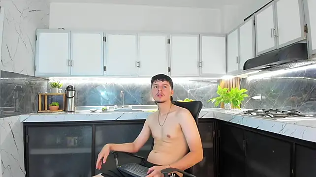 alejo_largo Webcam-Show