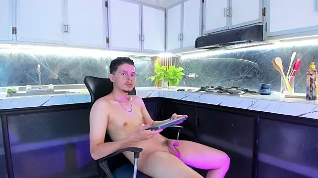 alejo_largo Webcam Show