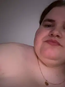 ClemClem26 Show in webcam